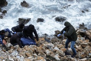 Η Ελλάδα στο ευρω-σκαμνί για 3 Ολλανδούς ακτιβιστές